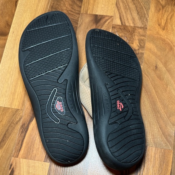 ABEO Beige and Olive Sandals flip flops woman’s size 9 - Picture 7 of 8